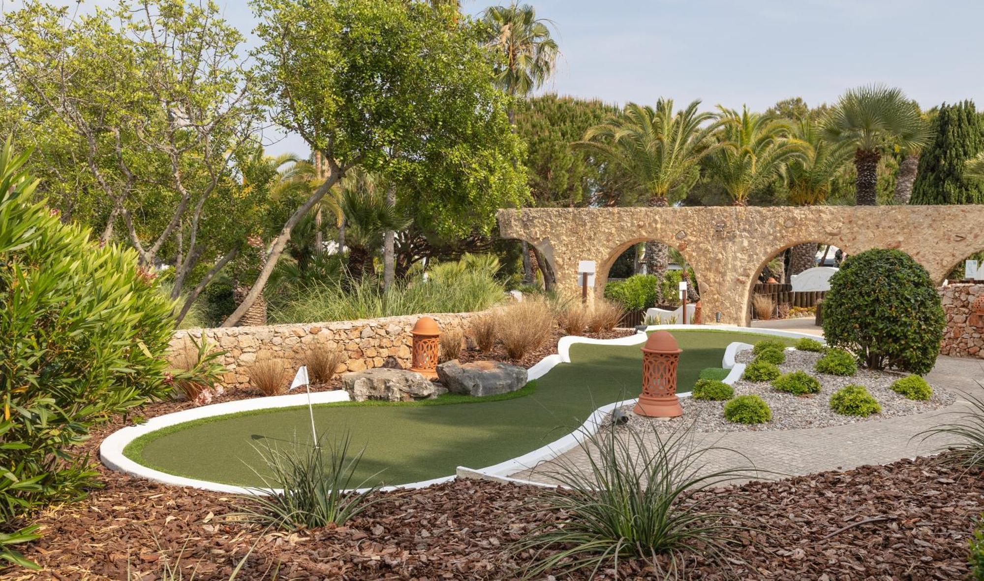 Vila Vita Parc Armacao de Pera Ngoại thất bức ảnh Golf course in Portals Nous